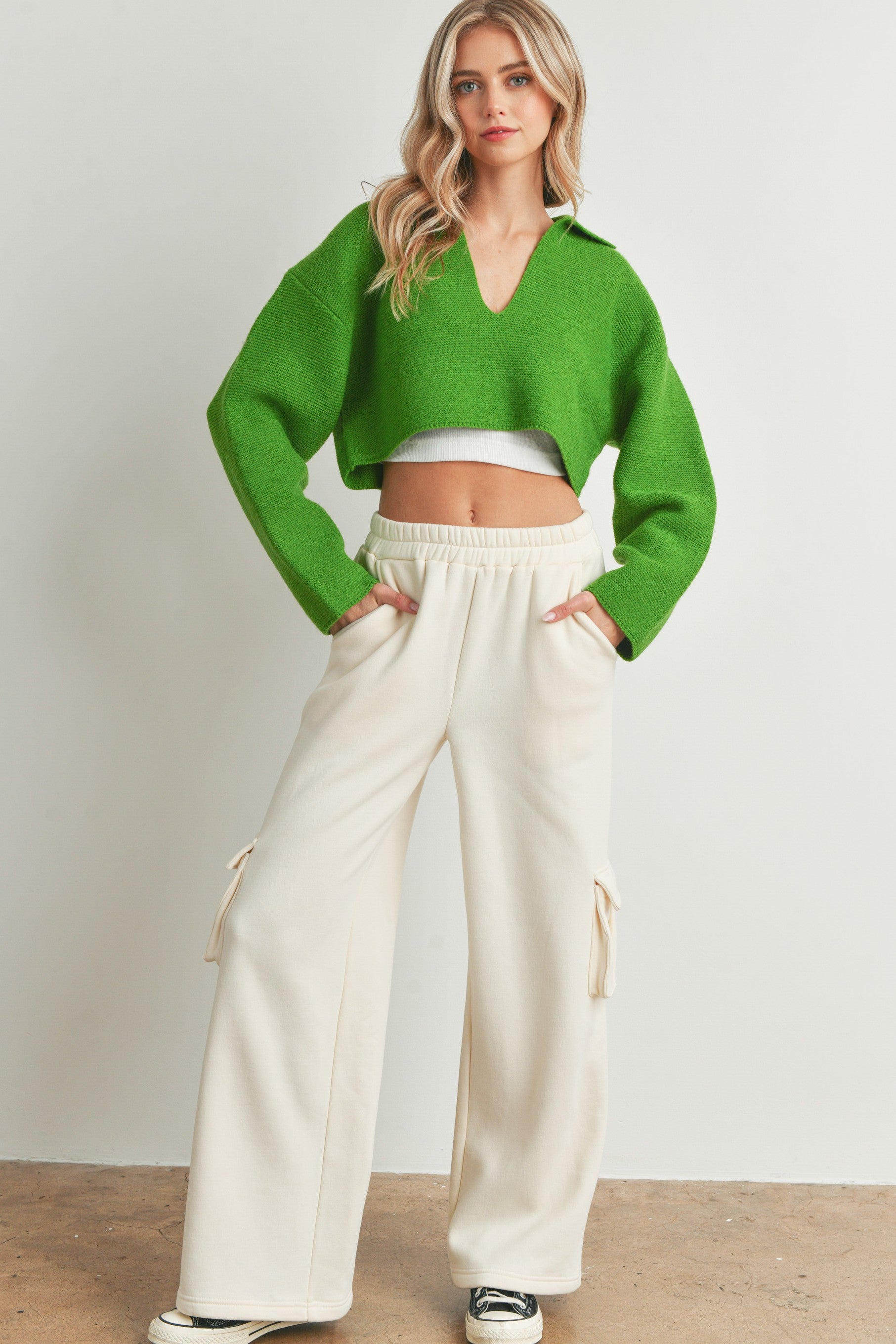 Deran V-Neck Crop